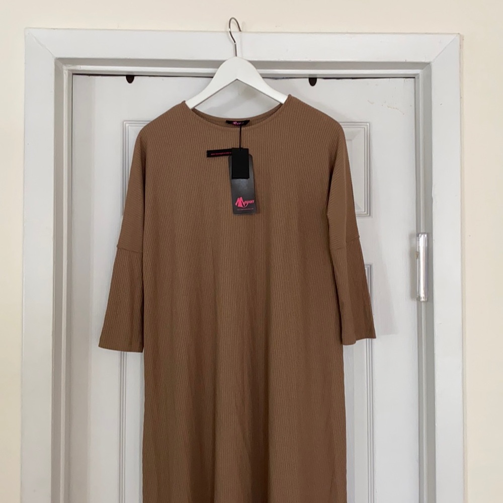 Maya’s place 3/4 sleeve ribbed tunic dress in color Tan, size small.